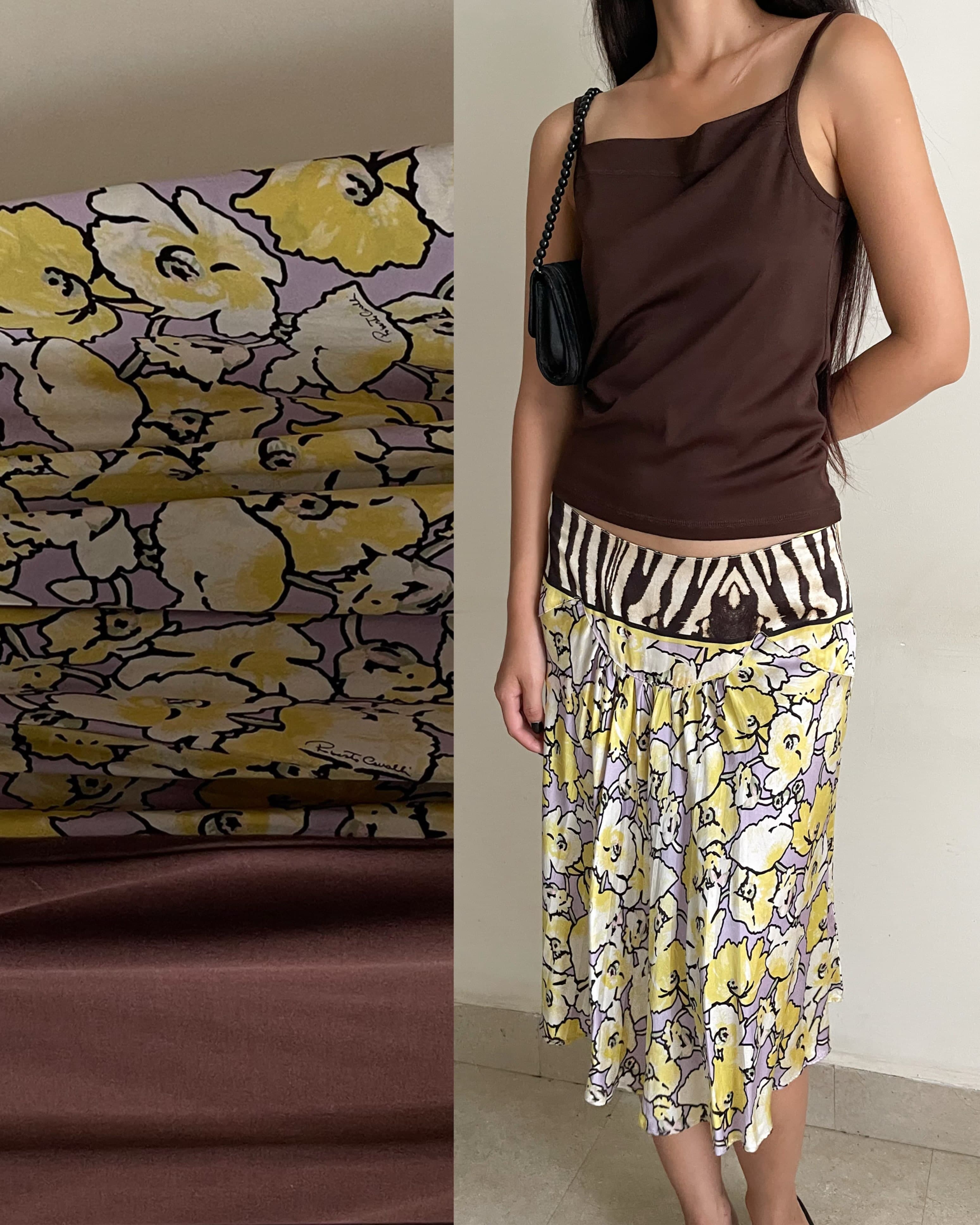 • Cami top 
Length 49 | Chest 75~85 | 🏷️250 SOLD
• Roberto Cavalli pattern printed silk skirt 
Length 55 | Waist 72 | 🏷️485 SOLD

T072660
SK072632