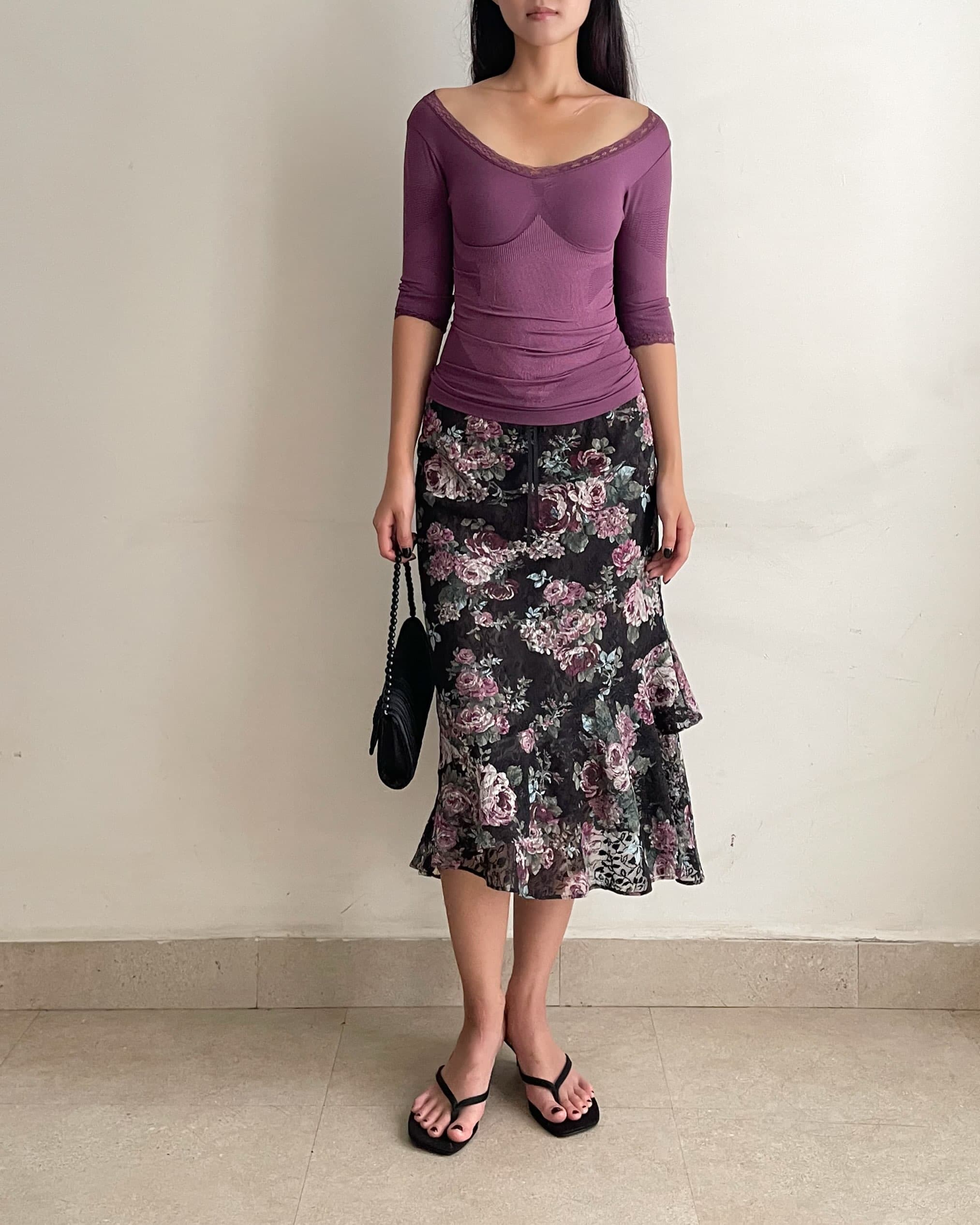 • Top 
Length 48 | Chest 70~78 | Waist 58~62 | 🏷️450
• Floral skirt 
Length 70 | Waist 66 | 🏷️550 SOLD

T072650
SK072624