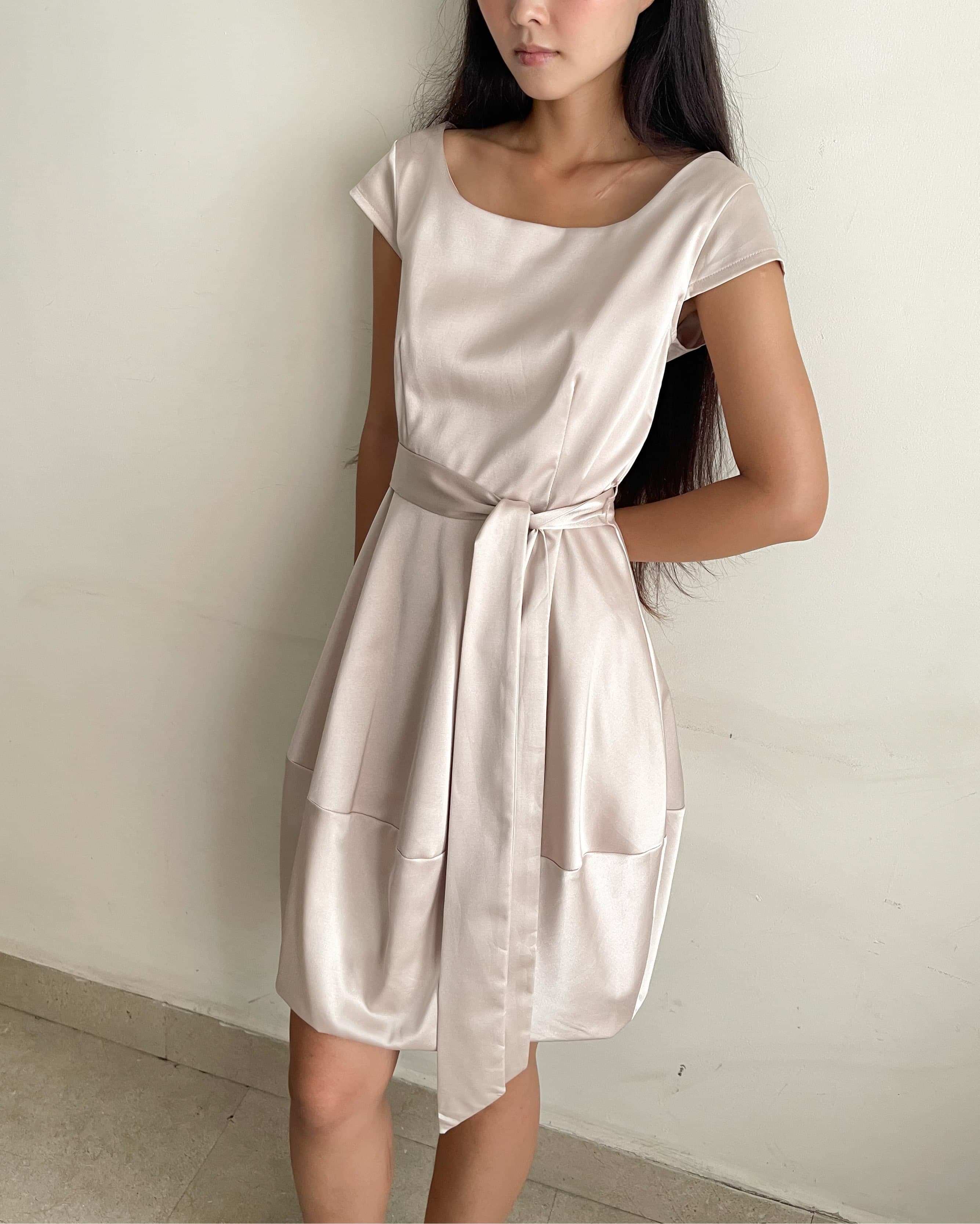 Bubble dress 
Length 86 | Chest 84 | Waist 63~70 | 🏷️450

DR072615
