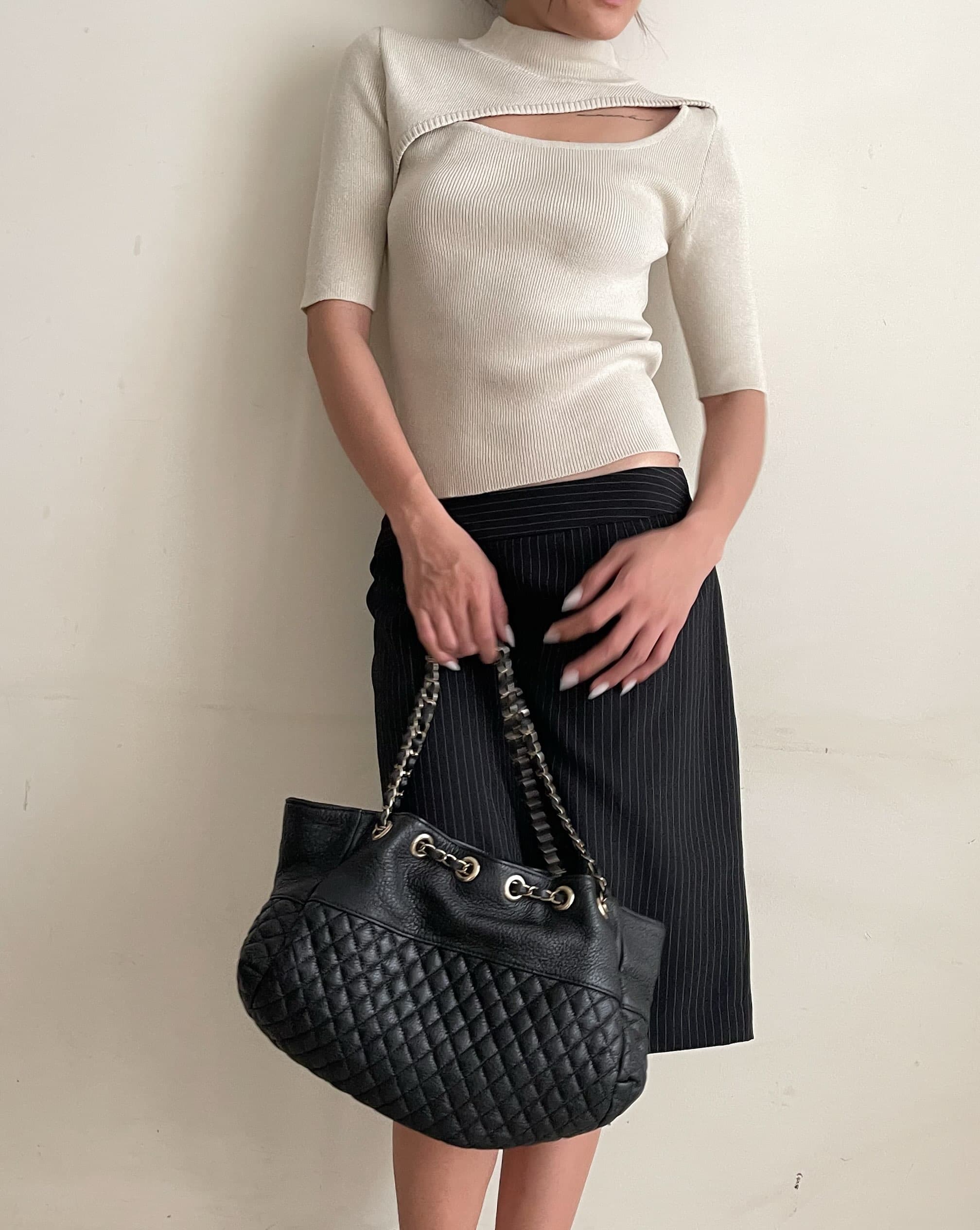 • Knit top 
Length 53 | Chest 70~83 | 🏷️395
• Skirt 
Length 53 | Waist 70 | 🏷️365

T092665
SK092625